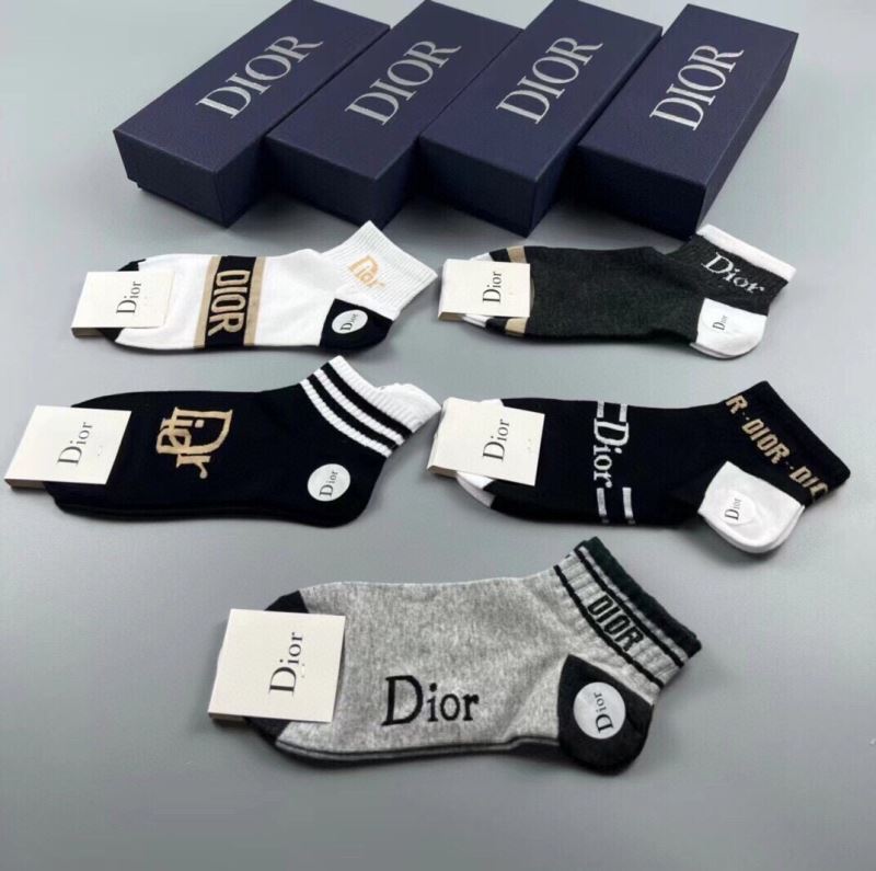 CHRISTIAN DIOR